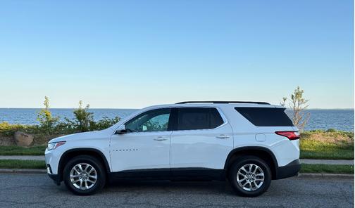 White 2021 Chevrolet Traverse LT Cloth