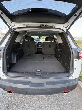White 2021 Chevrolet Traverse LT Cloth