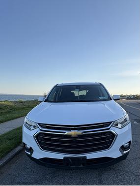 White 2021 Chevrolet Traverse LT Cloth