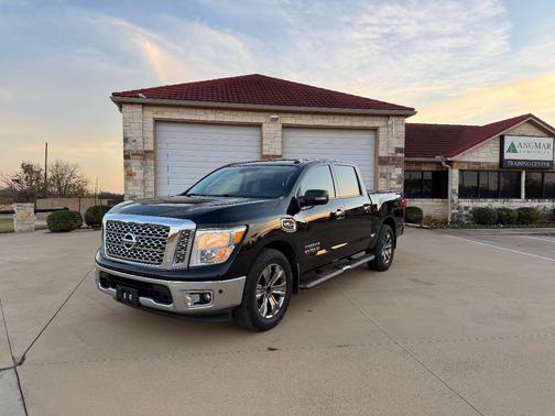 2017 Nissan Titan SV