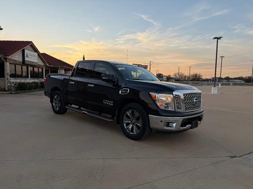 2017 Nissan Titan SV