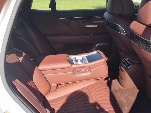 2024 Genesis G90 3.5T E-SUPERCHARGER