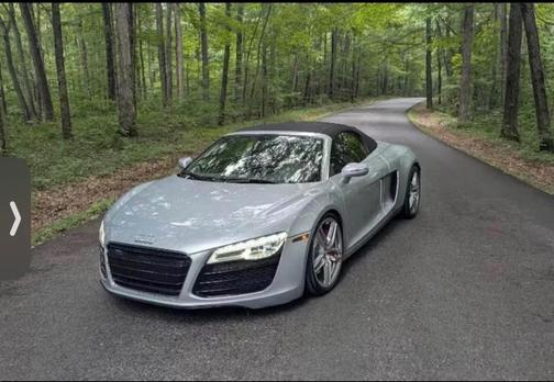 Silver 2015 Audi R8 4.2