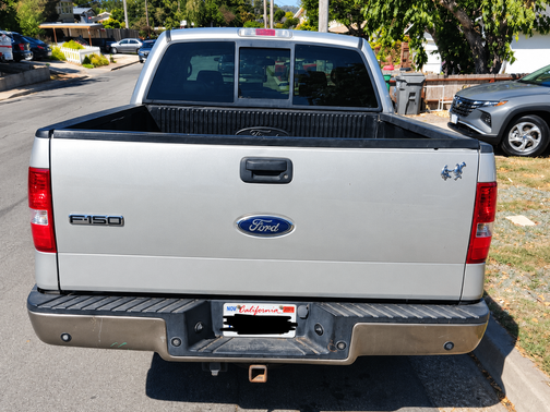 Beige 2006 Ford F-150 Lariat SuperCrew