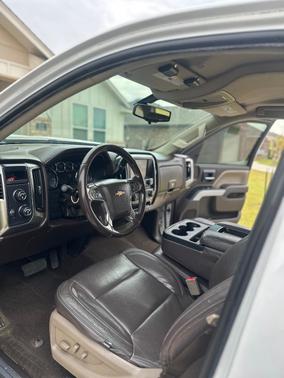 White 2018 Chevrolet Silverado 1500 2LT