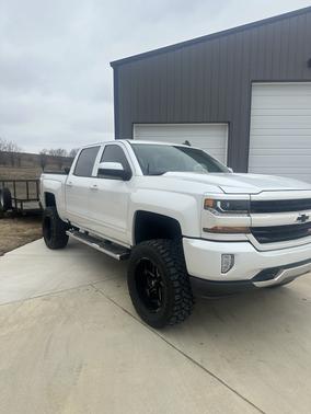 White 2018 Chevrolet Silverado 1500 2LT