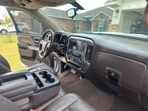 White 2018 Chevrolet Silverado 1500 2LT