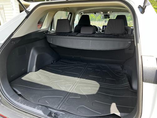 White 2025 Toyota RAV4 LE