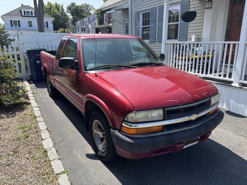 1999 Chevrolet S-10 LS Extended Cab