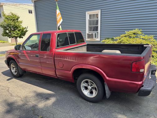 1999 Chevrolet S-10 LS Extended Cab