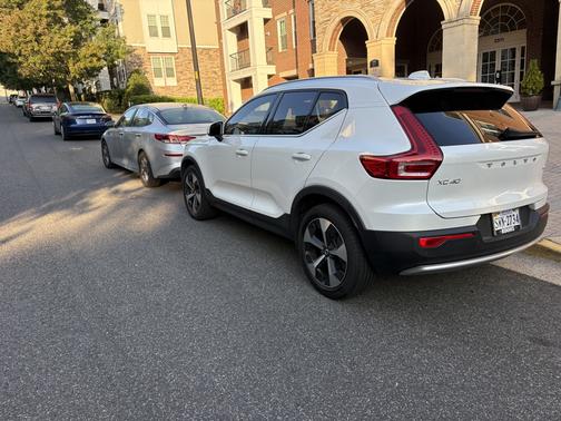 White 2023 Volvo XC40 B5 Plus Bright Theme