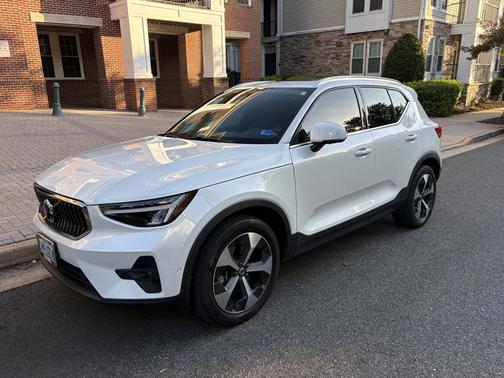 White 2023 Volvo XC40 B5 Plus Bright Theme
