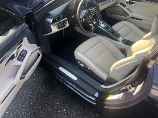 Photo 2 of 30 of 2017 Porsche 911 Carrera S