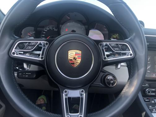 Photo 4 of 30 of 2017 Porsche 911 Carrera S