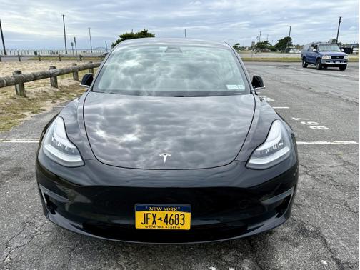 2019 Tesla Model 3 Standard Range Plus