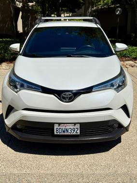 White 2018 Toyota C-HR XLE Premium