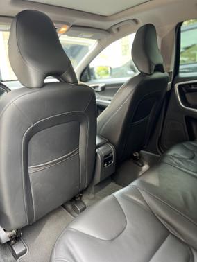 2016 Volvo XC60 T5 Platinum