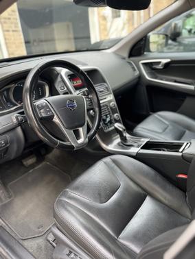 2016 Volvo XC60 T5 Platinum