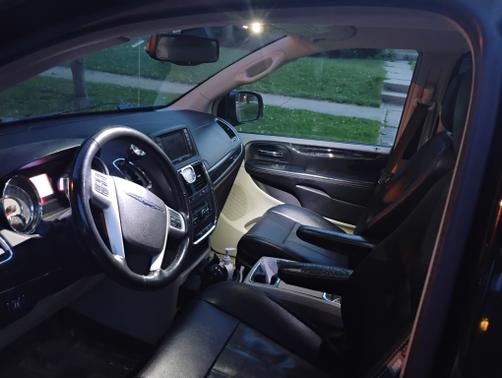 2015 Chrysler Town & Country Touring