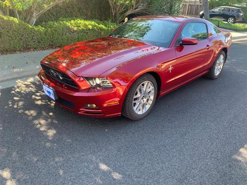 Red 2014 Ford Mustang V6 Premium