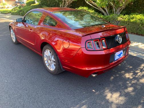 Red 2014 Ford Mustang V6 Premium