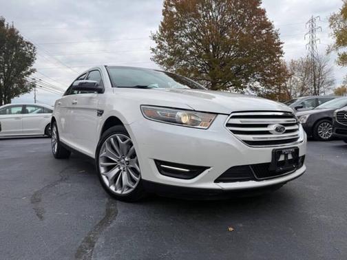 White 2016 Ford Taurus Limited