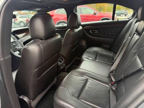 White 2016 Ford Taurus Limited