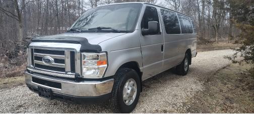 2012 Ford E350 Super Duty XLT