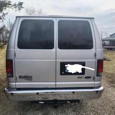 2012 Ford E350 Super Duty XLT