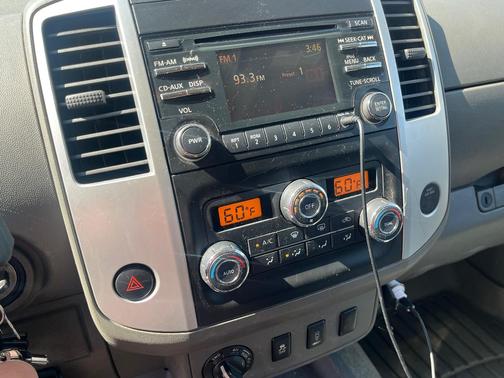 White 2013 Nissan Frontier SV