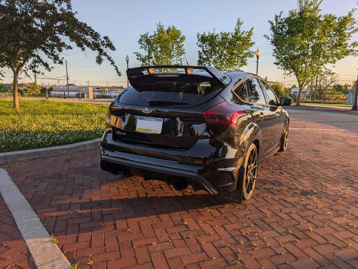 Black 2017 Ford Focus RS Base