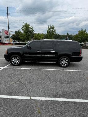 Black 2007 GMC Yukon XL Denali