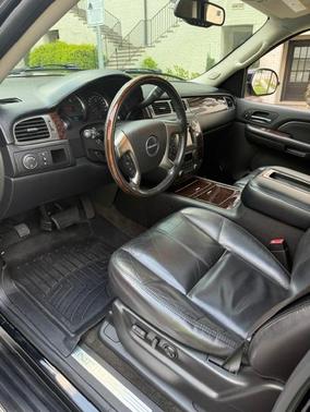 Black 2007 GMC Yukon XL Denali