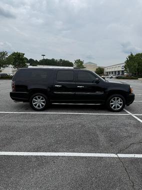 Black 2007 GMC Yukon XL Denali