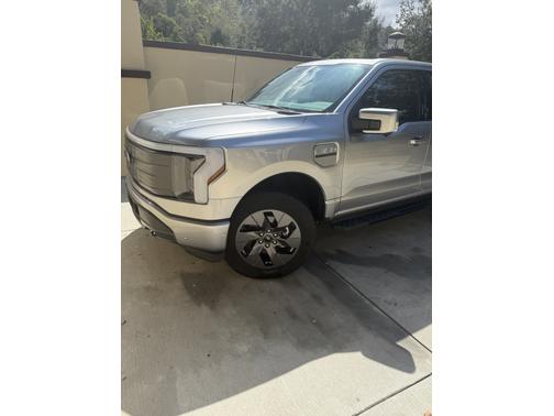 2023 Ford F-150 Lightning LARIAT