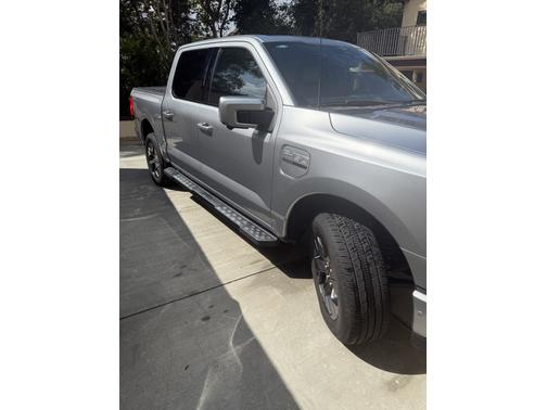 2023 Ford F-150 Lightning LARIAT