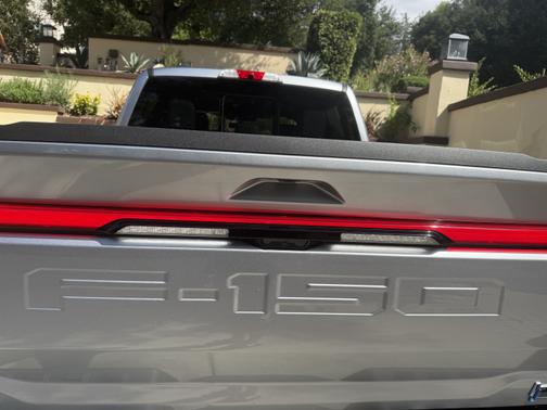 2023 Ford F-150 Lightning LARIAT
