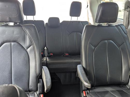 Black 2019 Chrysler Pacifica Touring L