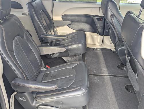Black 2019 Chrysler Pacifica Touring L
