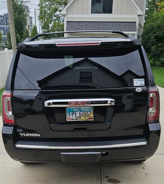 Black 2016 GMC Yukon Denali