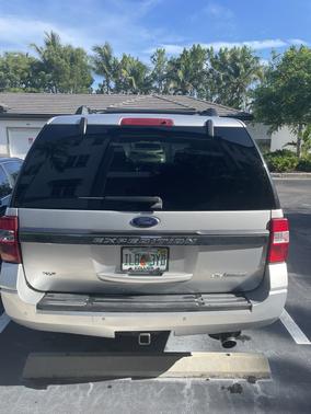 Silver 2017 Ford Expedition XLT