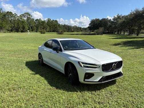 White 2024 Volvo S60 B5 Plus Dark Theme