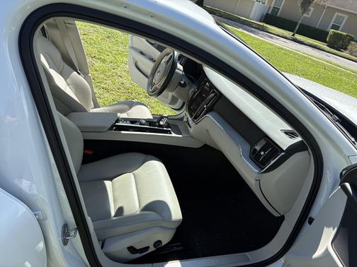 White 2024 Volvo S60 B5 Plus Dark Theme