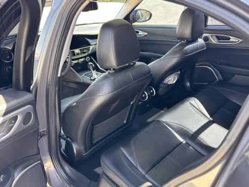 2018 Alfa Romeo Giulia Base