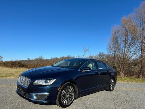 2017 Lincoln MKZ Select