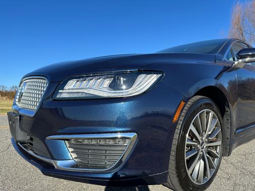 2017 Lincoln MKZ Select