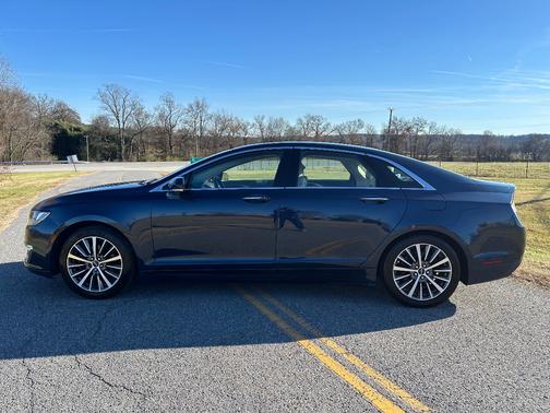 2017 Lincoln MKZ Select