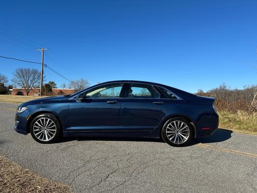 2017 Lincoln MKZ Select