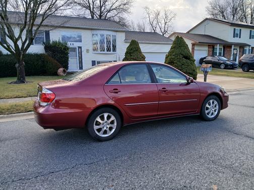 2005 Toyota Camry LE V6