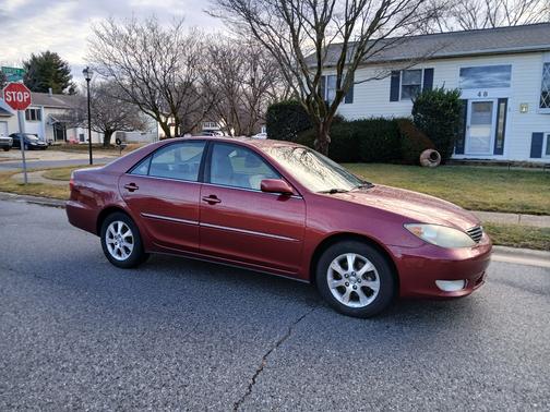 2005 Toyota Camry LE V6